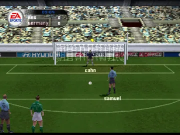 FIFA Soccer 2002 (US) screen shot game playing